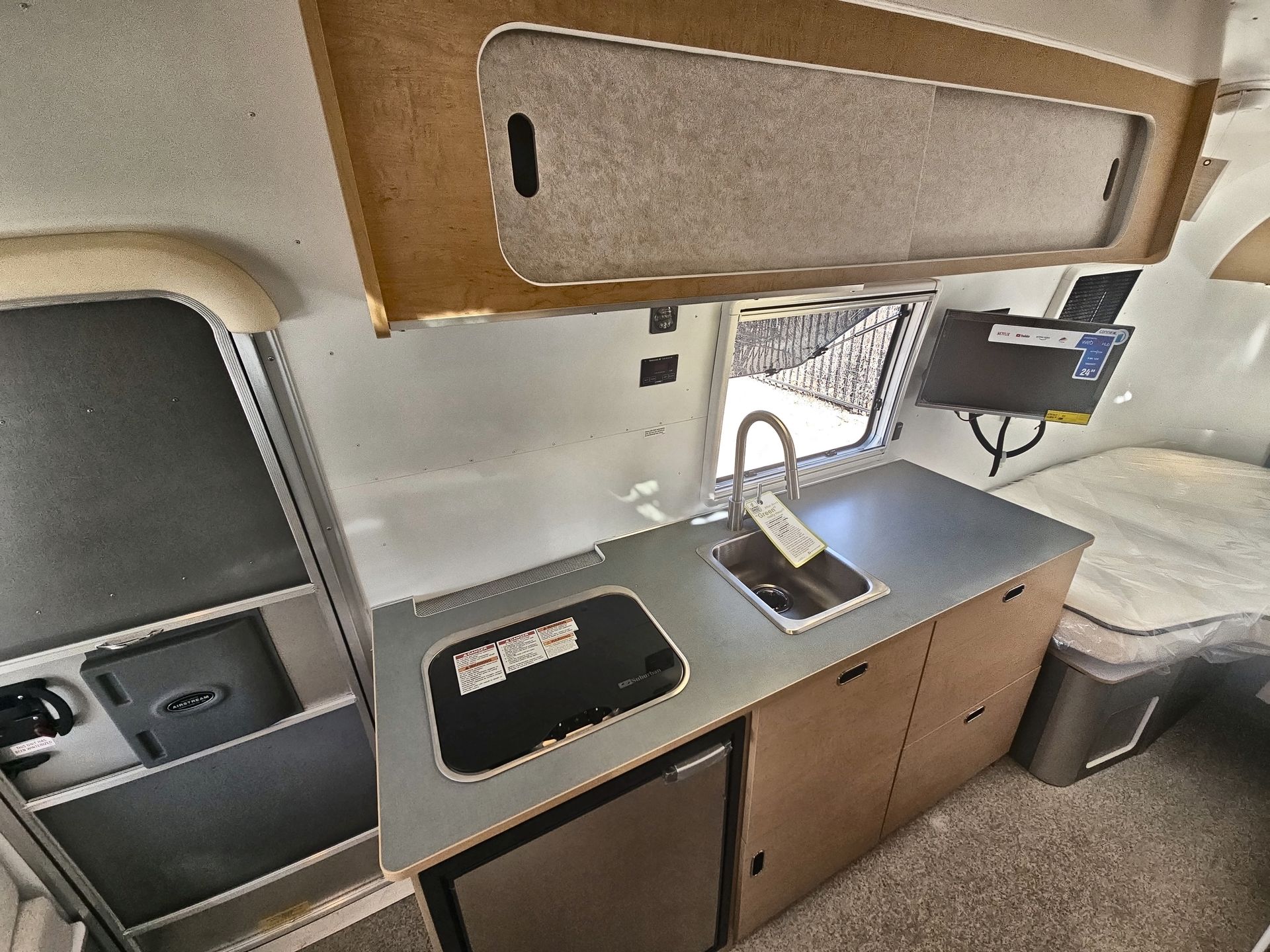 2026 Airstream 22RB Base