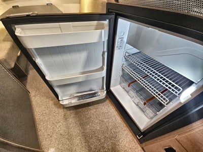 2026 Airstream 22RB Base