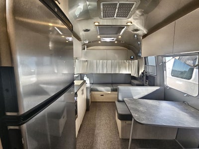 2026 Airstream 28RBT Base