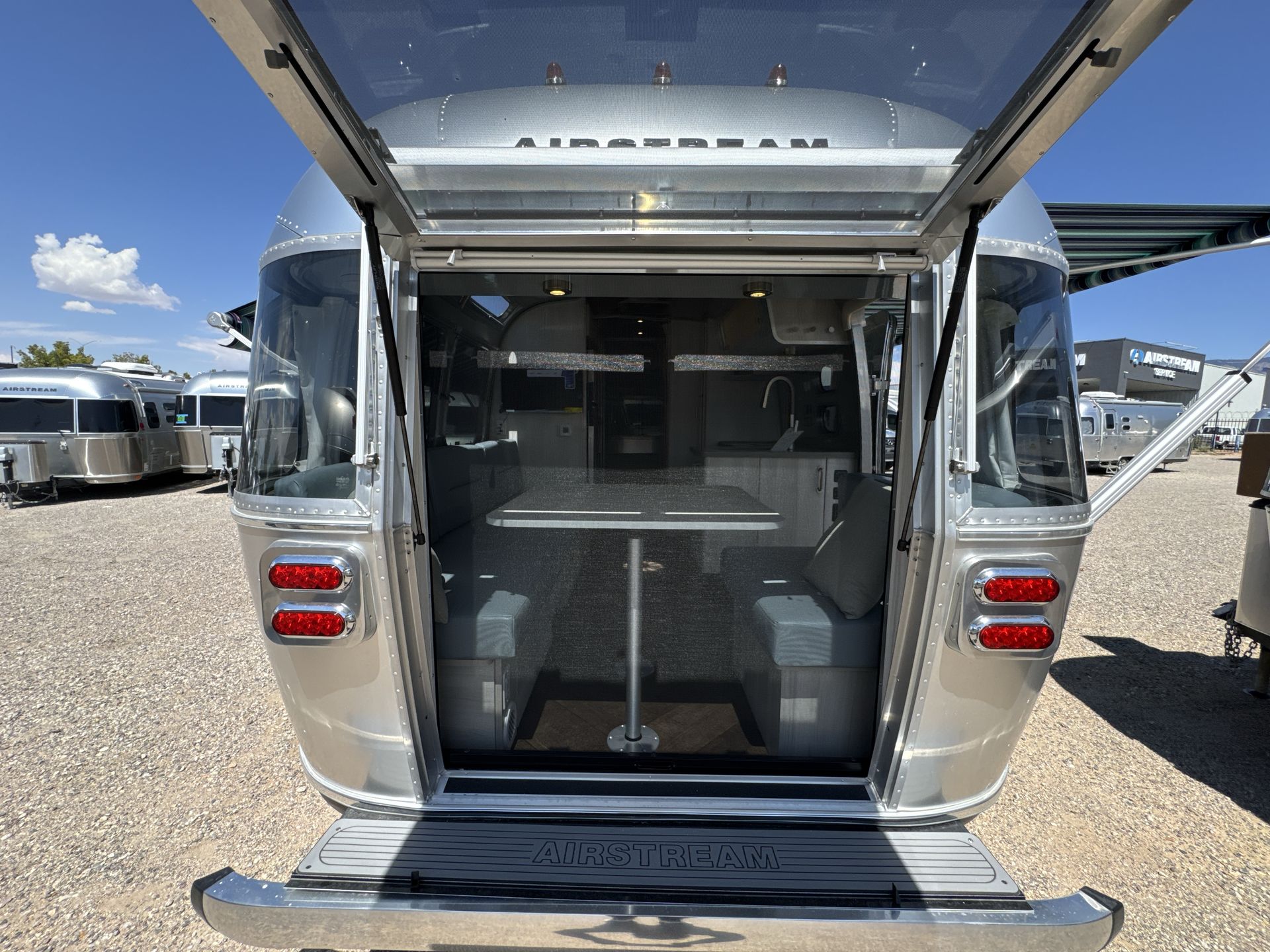 2026 Airstream 25FBQ Base