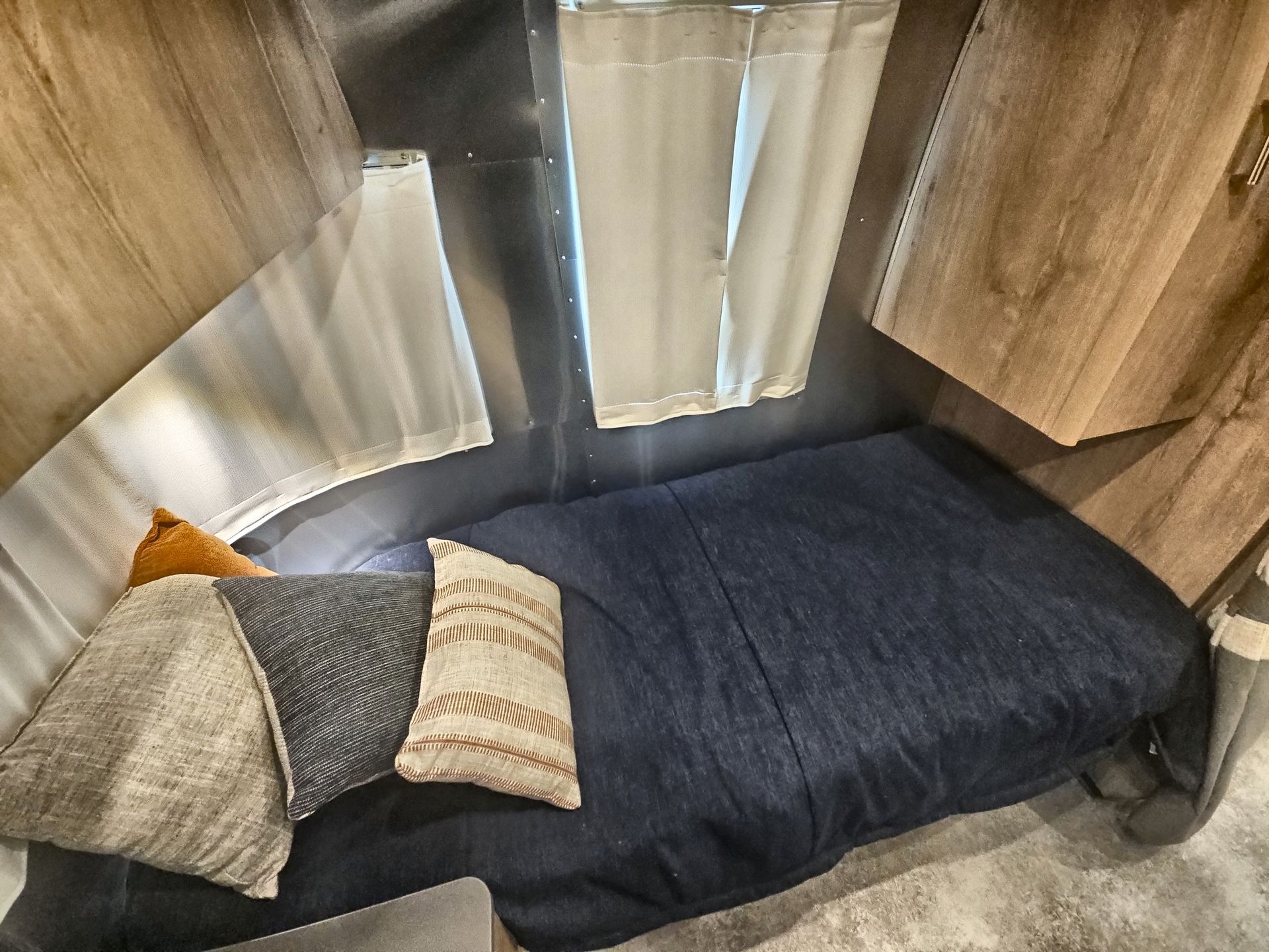 2026 Airstream 25FBT Base