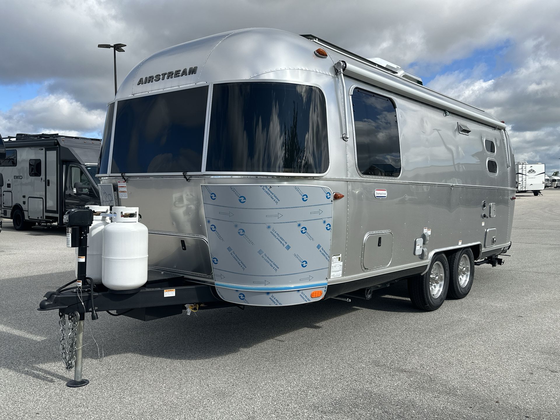 2025 Airstream 23FBT Base