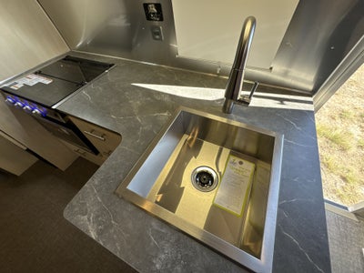 2025 Airstream 27FBT Base