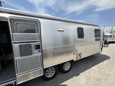 2026 Airstream 27FBQ Base