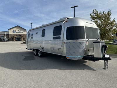 2026 Airstream 27FBT Base