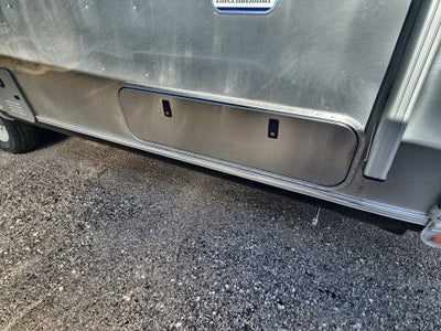 2025 Airstream 27FBT Base