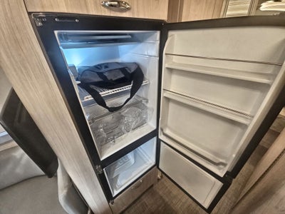 2026 Airstream 25FBQ Base