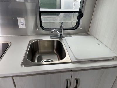 2025 Airstream 22FB Base