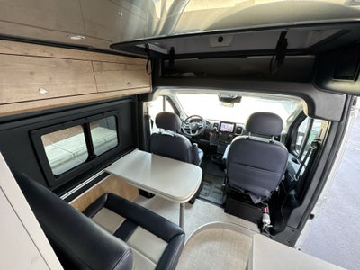 2026 Airstream Rangeline Base