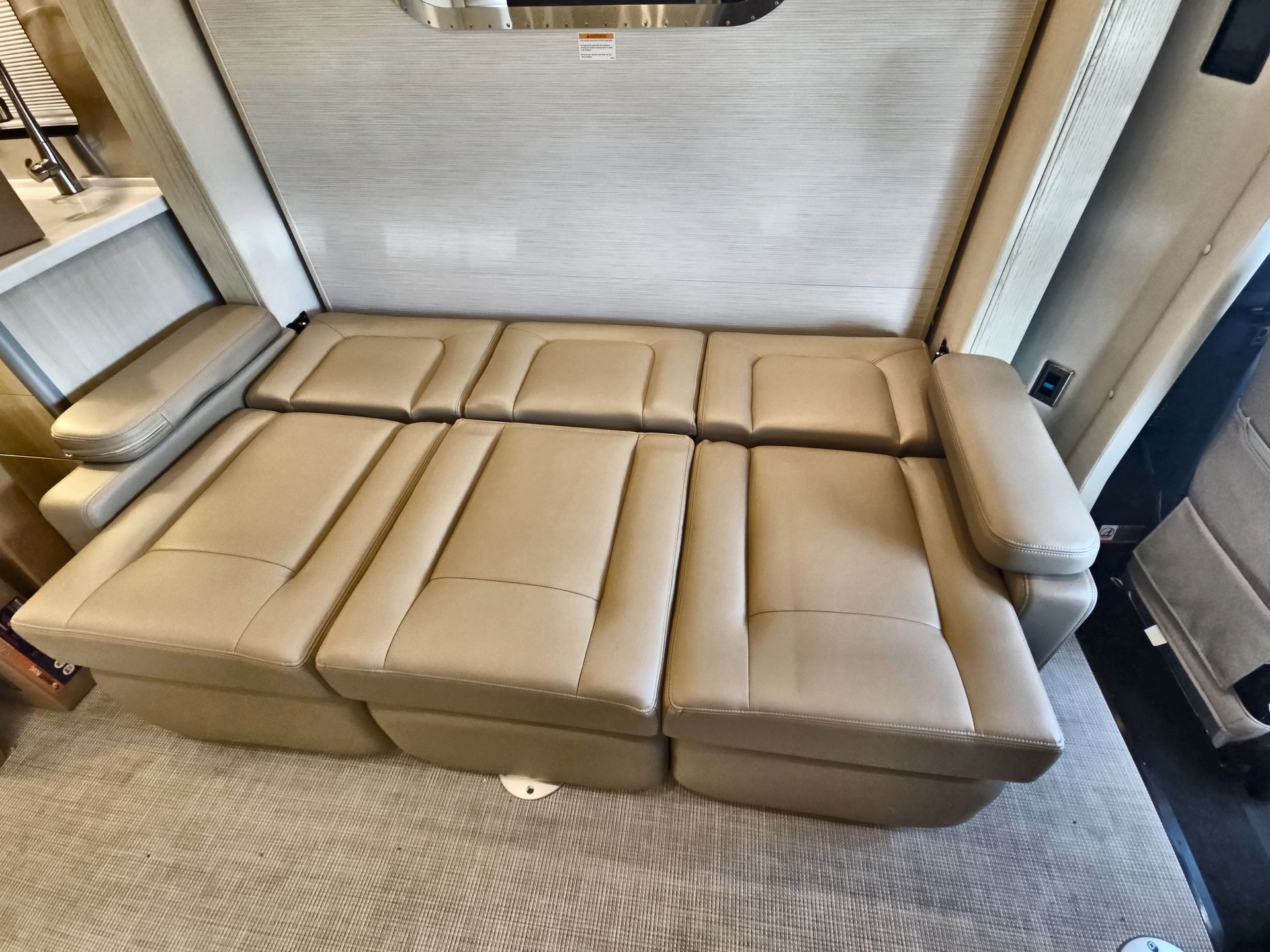 2026 Airstream Murphy Suite Base