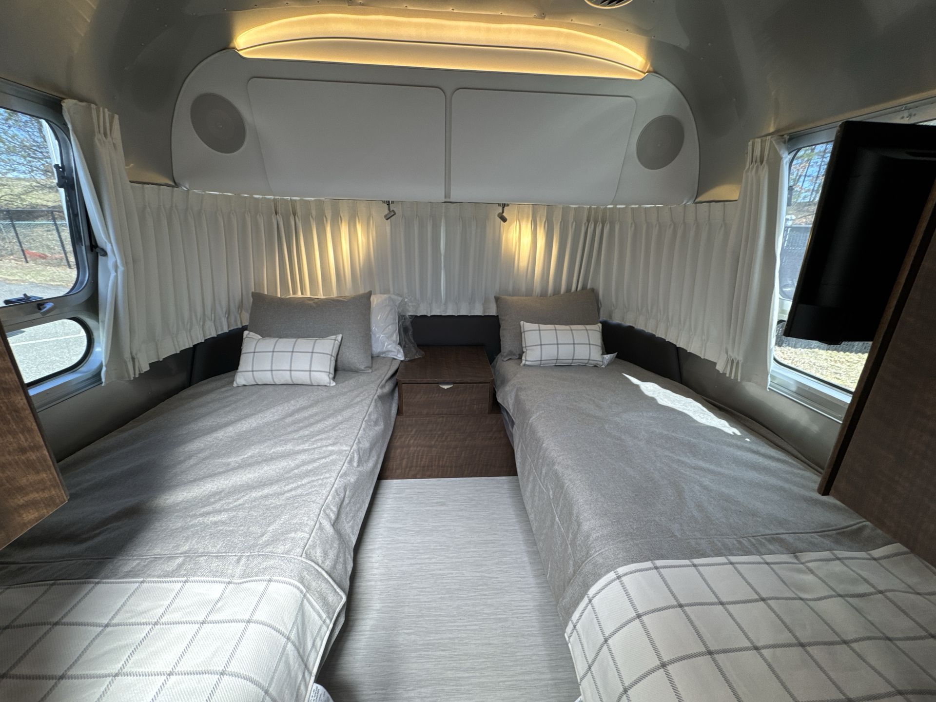 2025 Airstream 30RBT Base