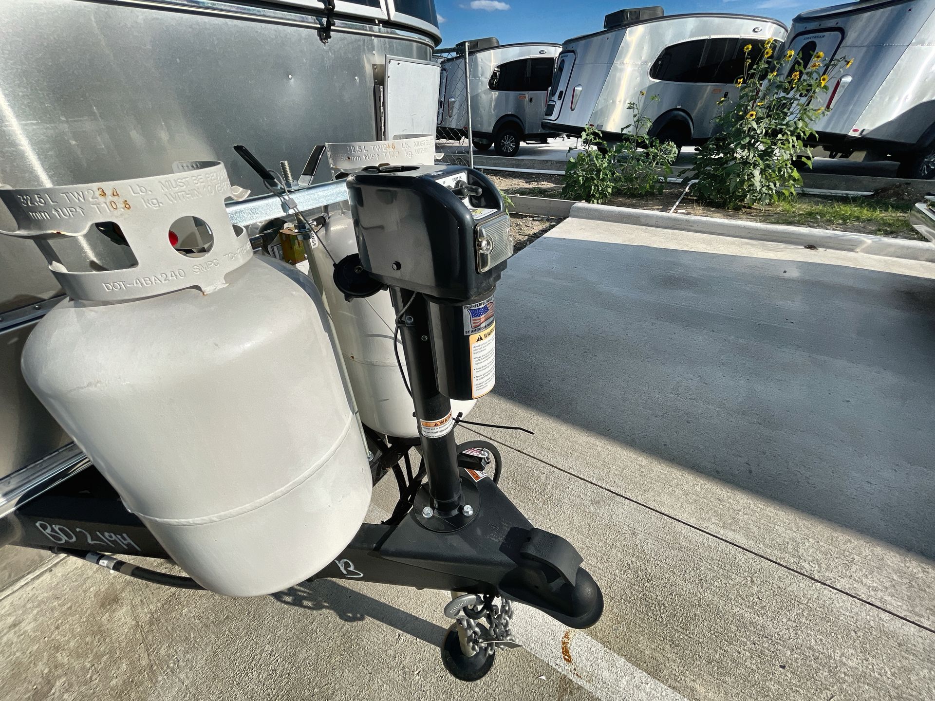 2026 Airstream 27FBQ Base