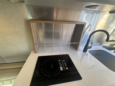 2025 Airstream 24 GL Base