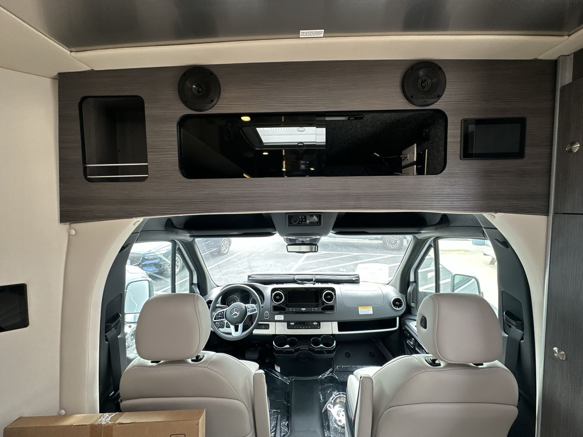 2026 Airstream Murphy Suite Base