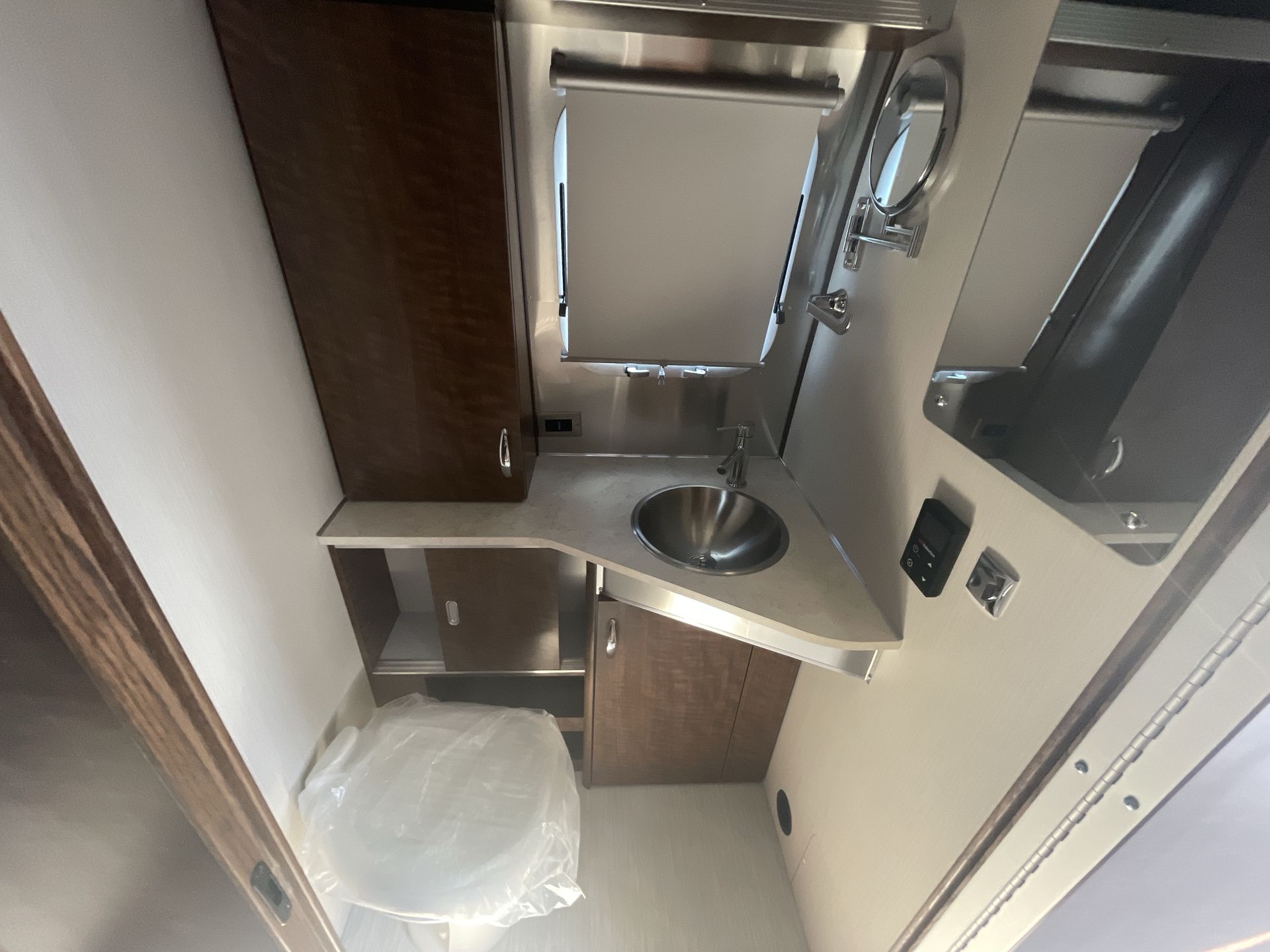 2026 Airstream 25FBQ Base