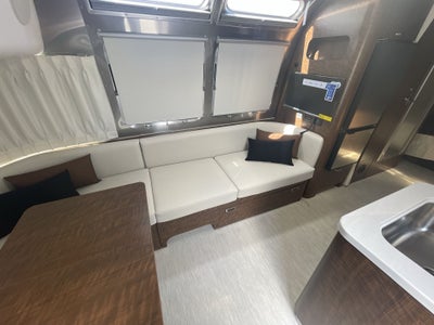 2026 Airstream 25FBQ Base