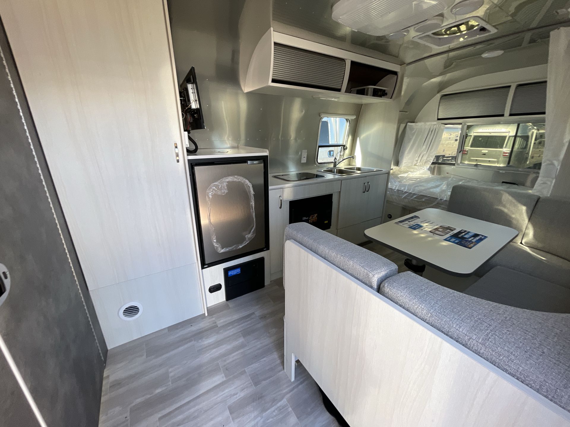2026 Airstream 22FB Base