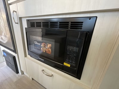 2026 Airstream 22FB Base