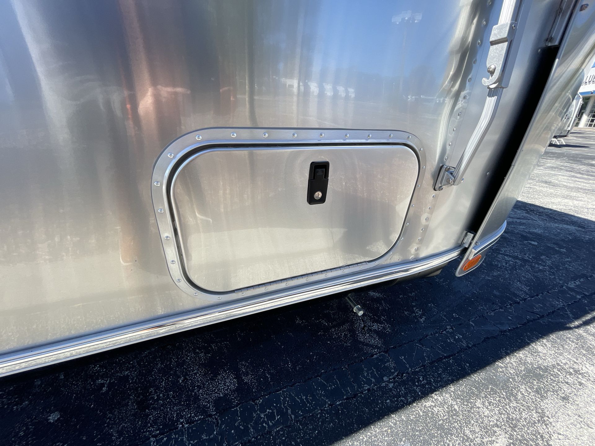 2026 Airstream 22FB Base