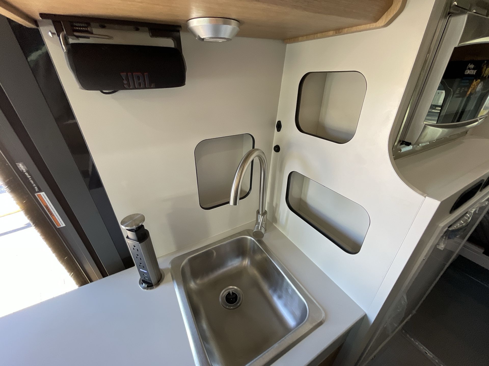 2026 Airstream Rangeline Base