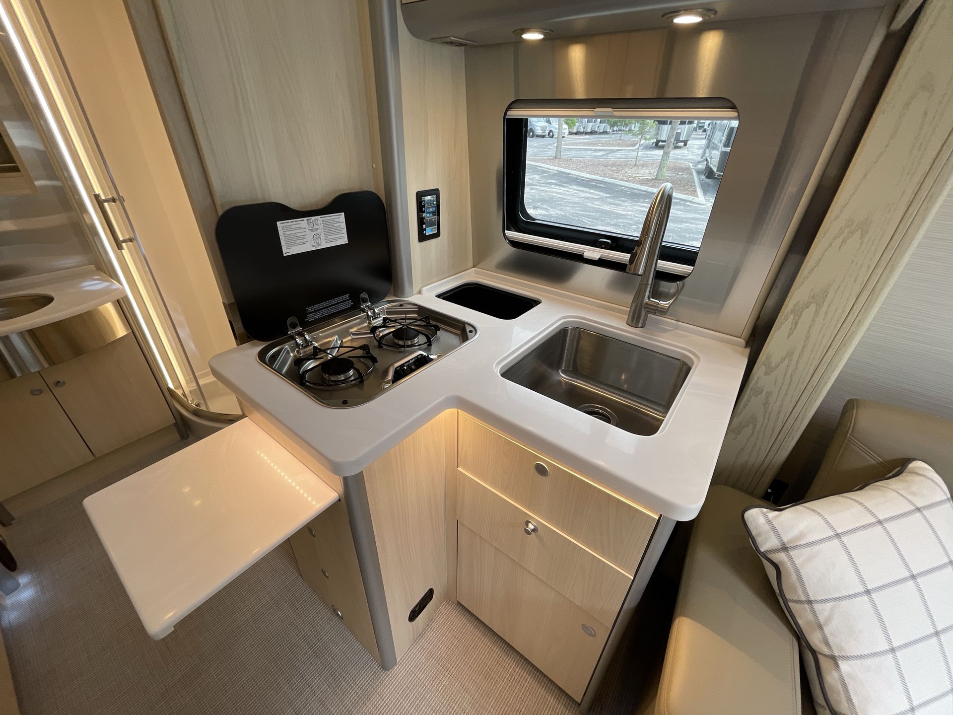 2025 Airstream Murphy Suite Base