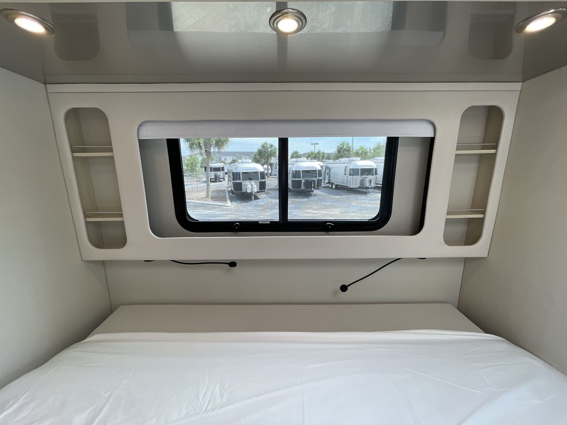 2025 Airstream Murphy Suite Base