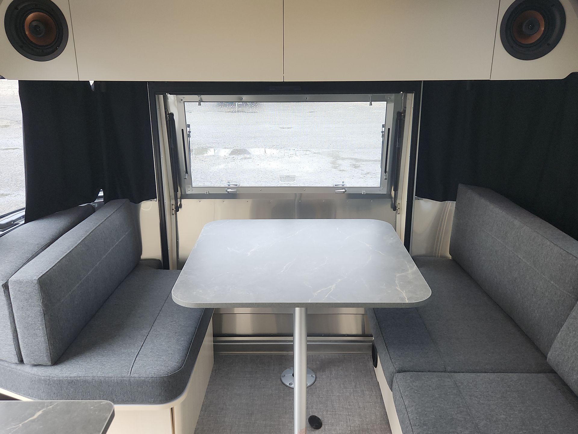 2025 Airstream 25FBT Base