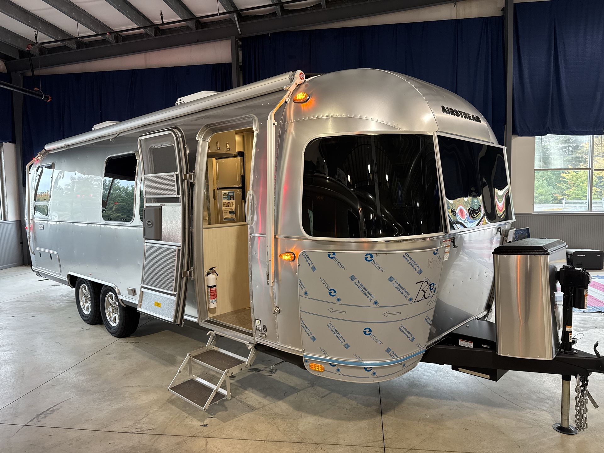 2026 Airstream 28RBT Base