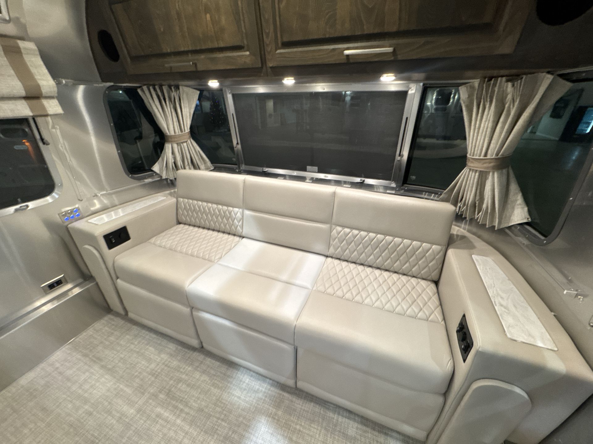 2026 Airstream 30RBQ Base