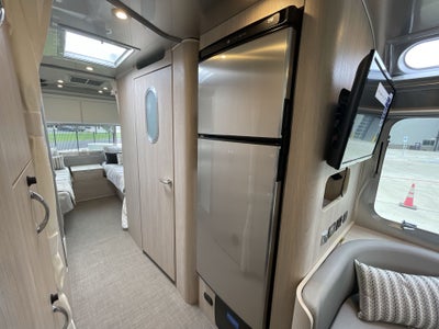 2026 Airstream 30RBT Base