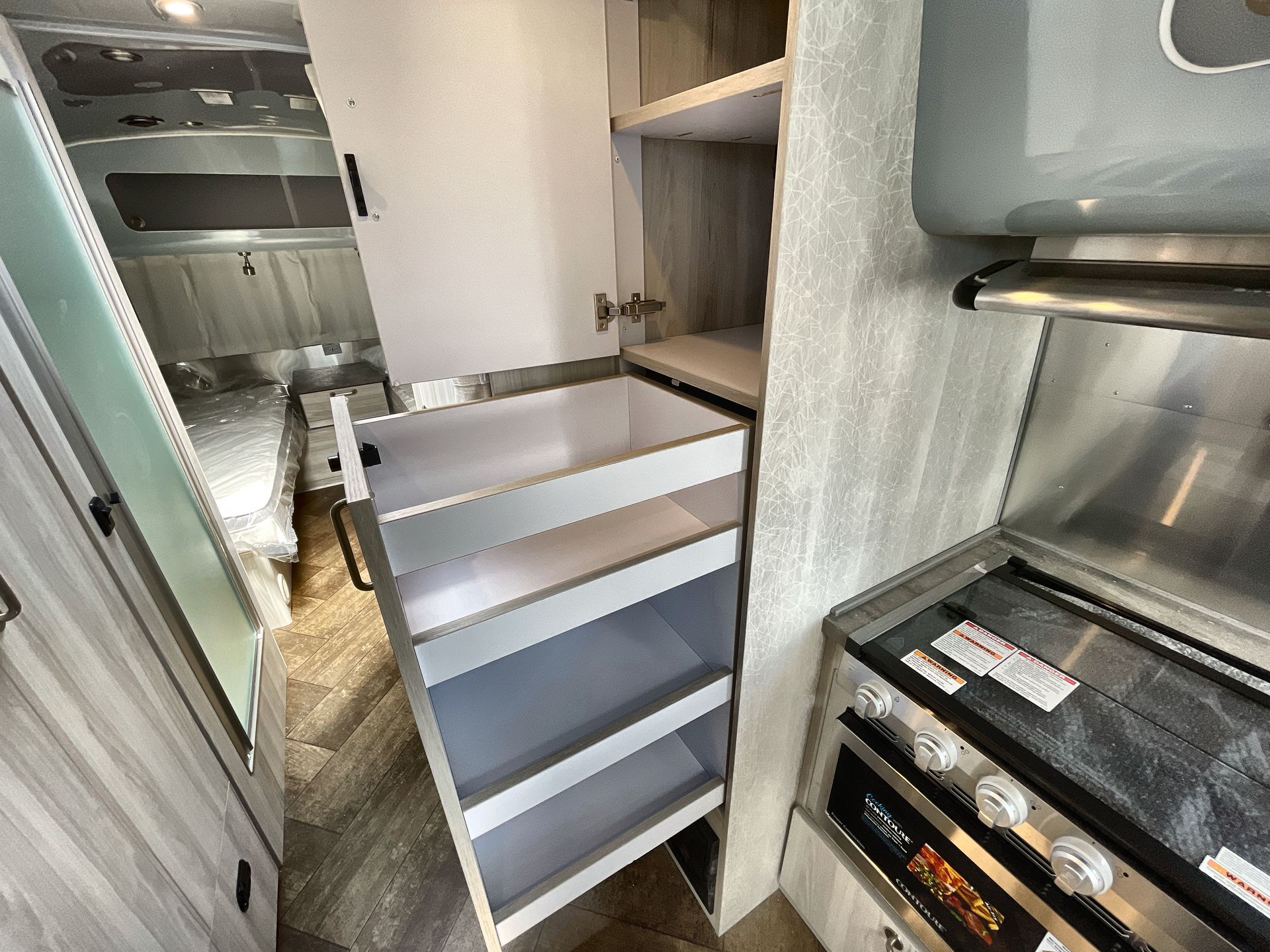 2026 Airstream 27FBT Base