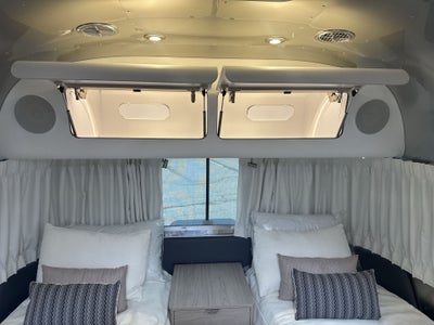 2026 Airstream 27FBT Base