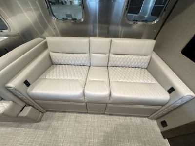 2026 Airstream 33FBT Base