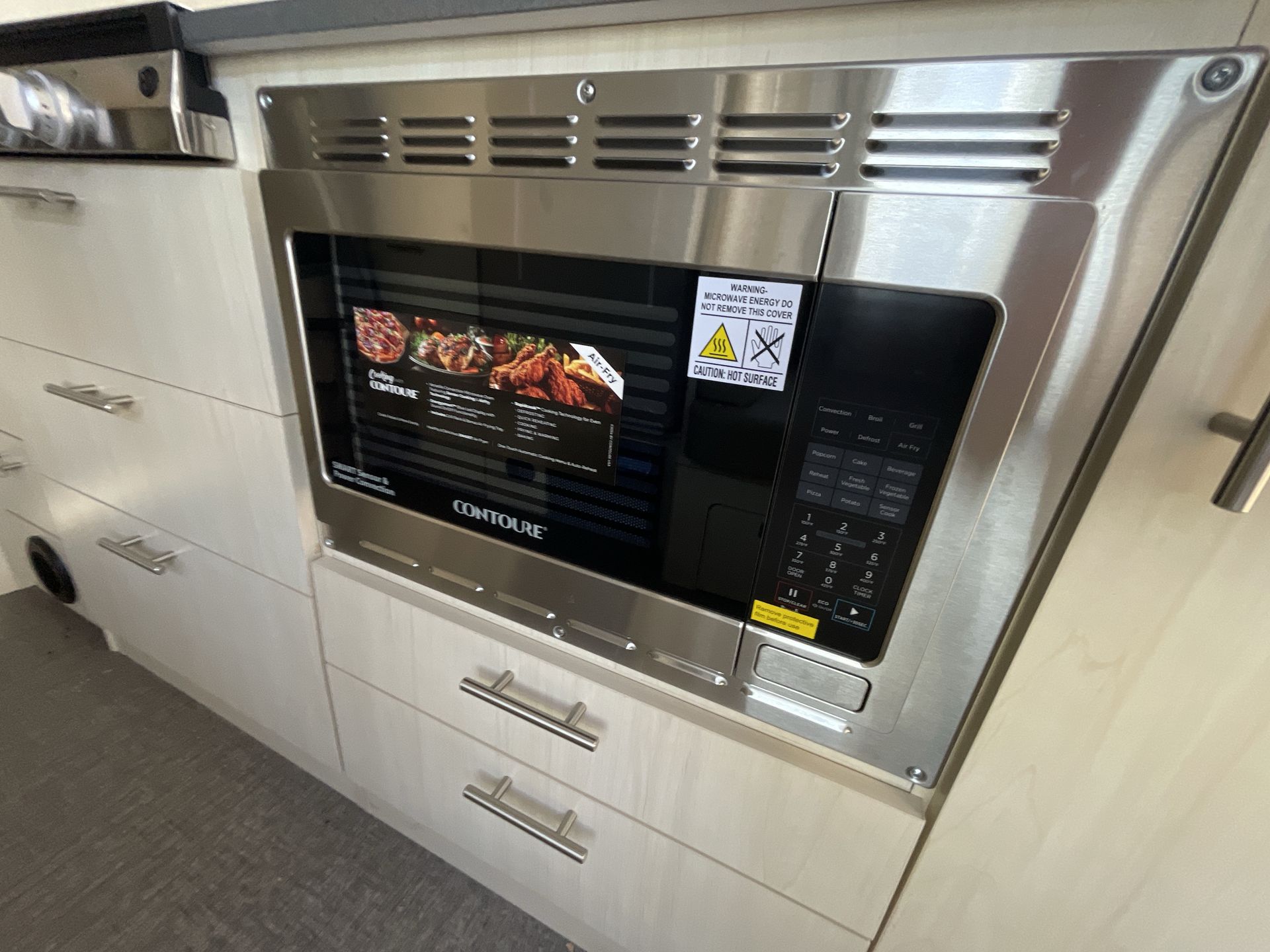 2025 Airstream 30FBBT Base