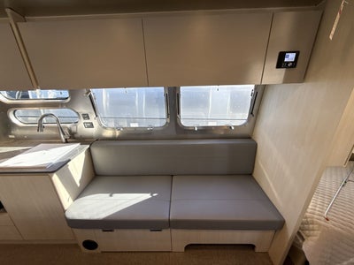 2026 Airstream 30FBBT Base