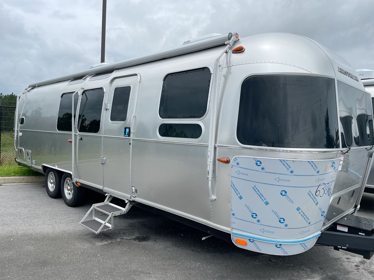 2025 Airstream 30FBBQ Base