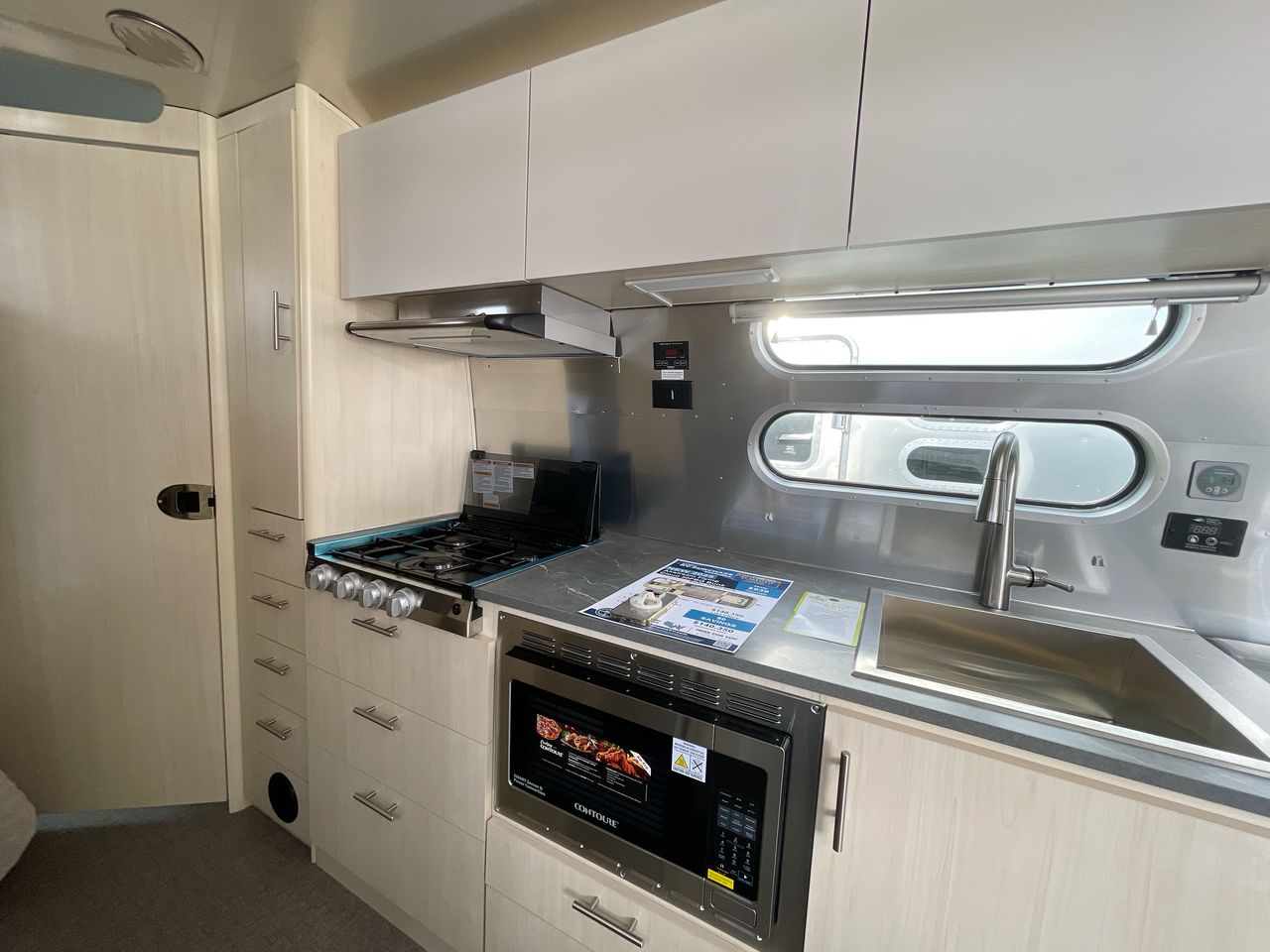 2025 Airstream 30FBBQ Base