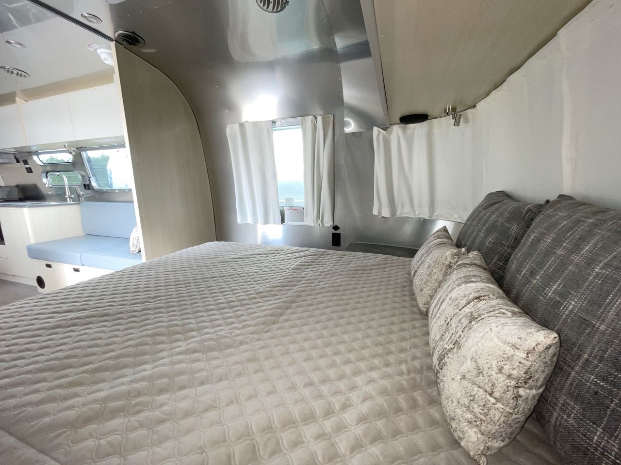 2025 Airstream 30FBBQ Base