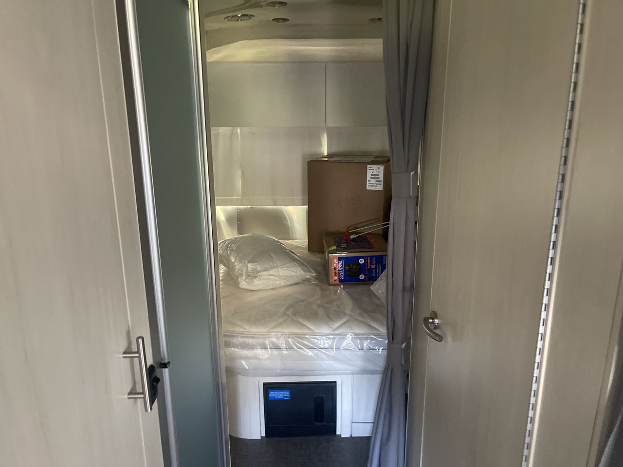 2026 Airstream 25FBQ Base