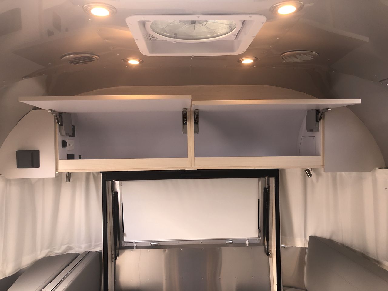 2026 Airstream 25FBT Base