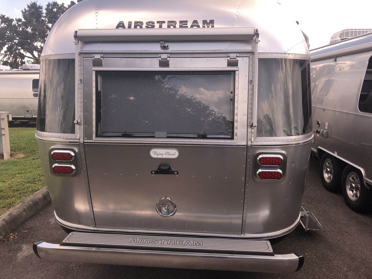 2026 Airstream 25FBT Base