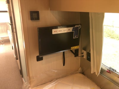 2026 Airstream 25FBT Base