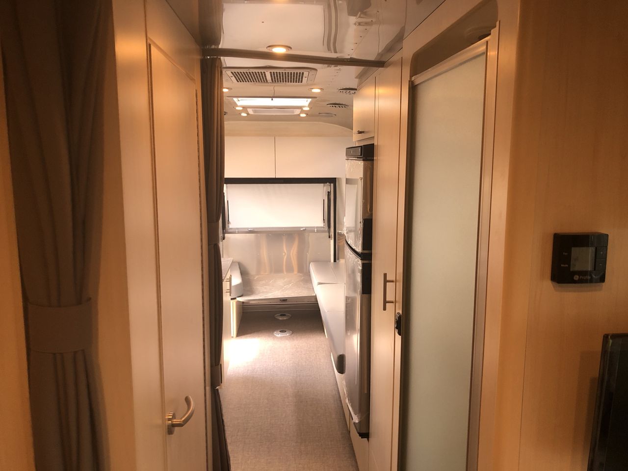 2026 Airstream 25FBT Base