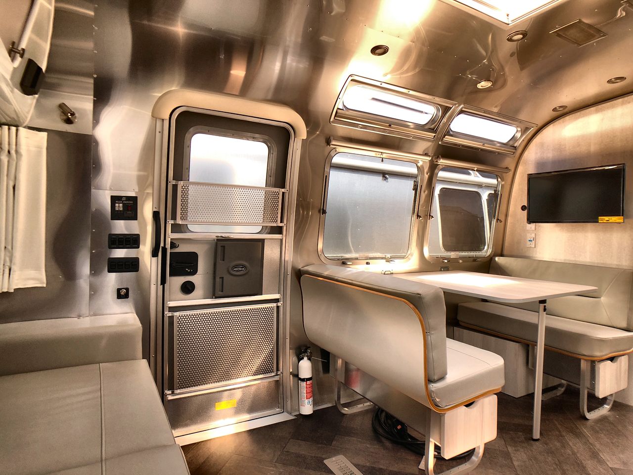 2026 Airstream 28RBQ Base