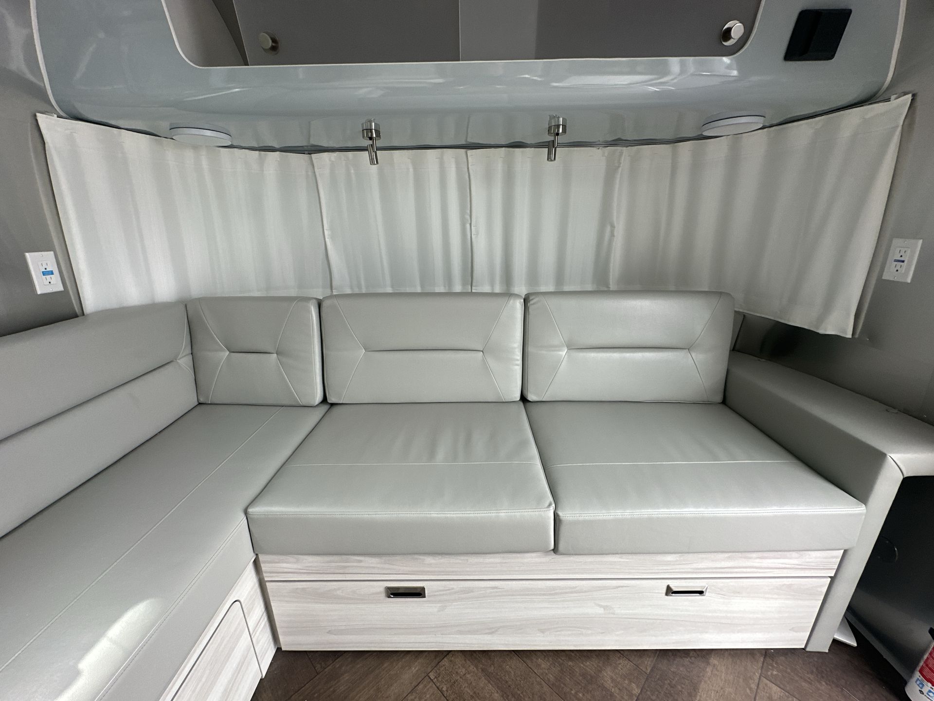 2025 Airstream 30RBQ Base