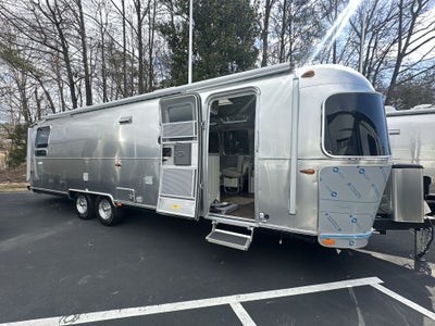 2025 Airstream 30RBQ Base