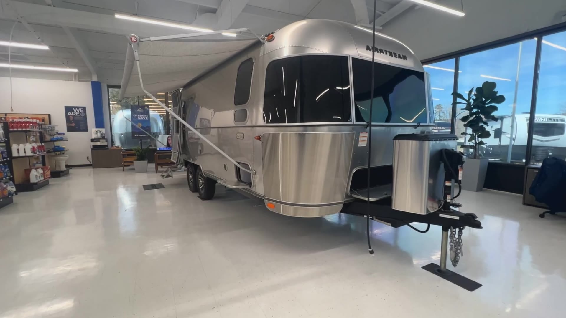 2026 Airstream 25FBT Base