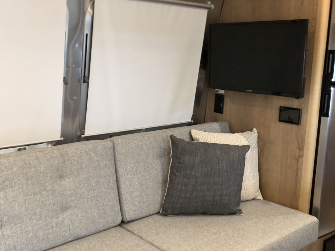 2026 Airstream 25FBQ Base