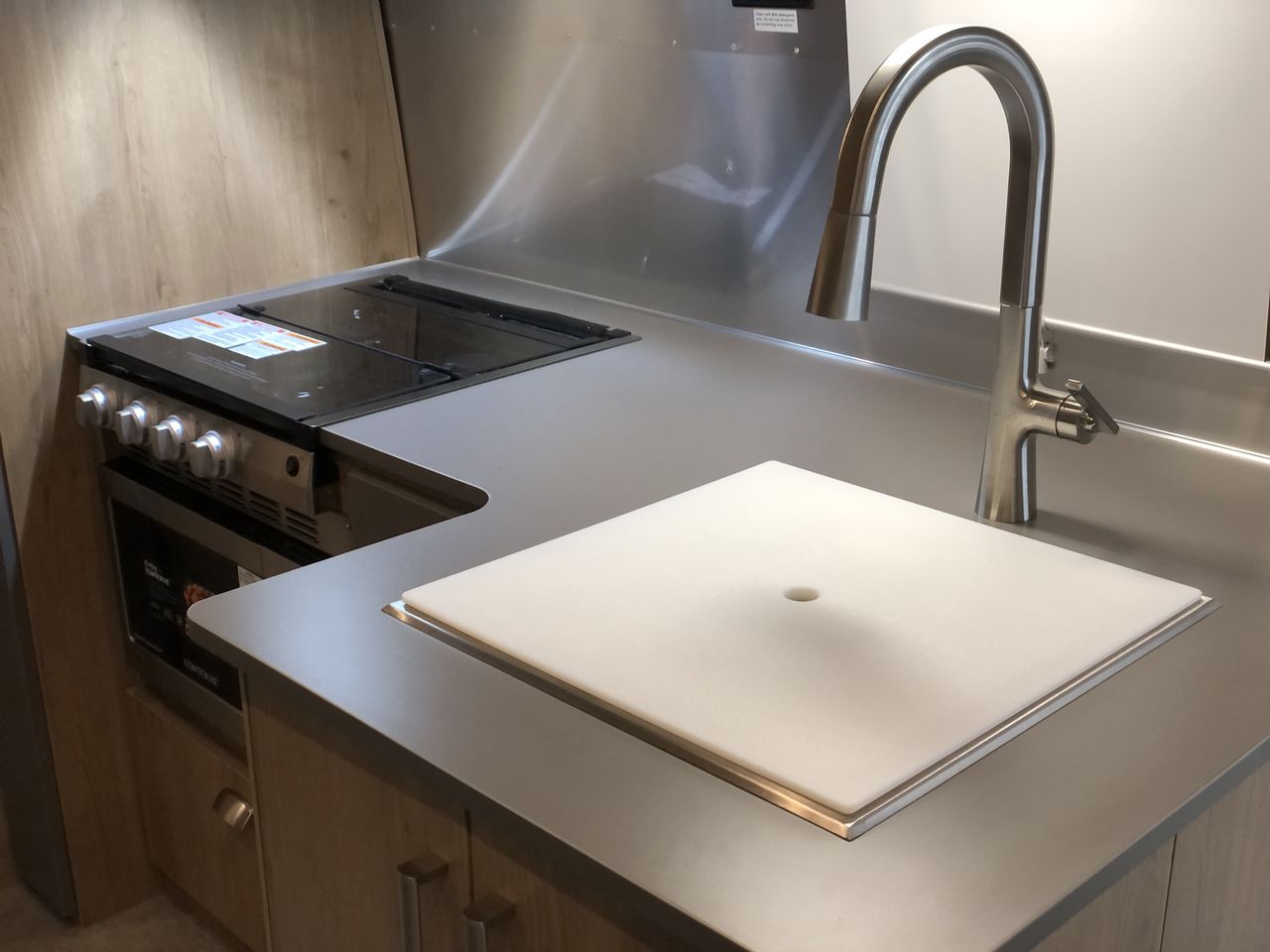 2026 Airstream 25FBQ Base