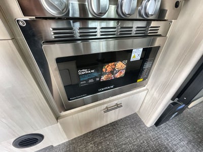 2026 Airstream 23FBT Base